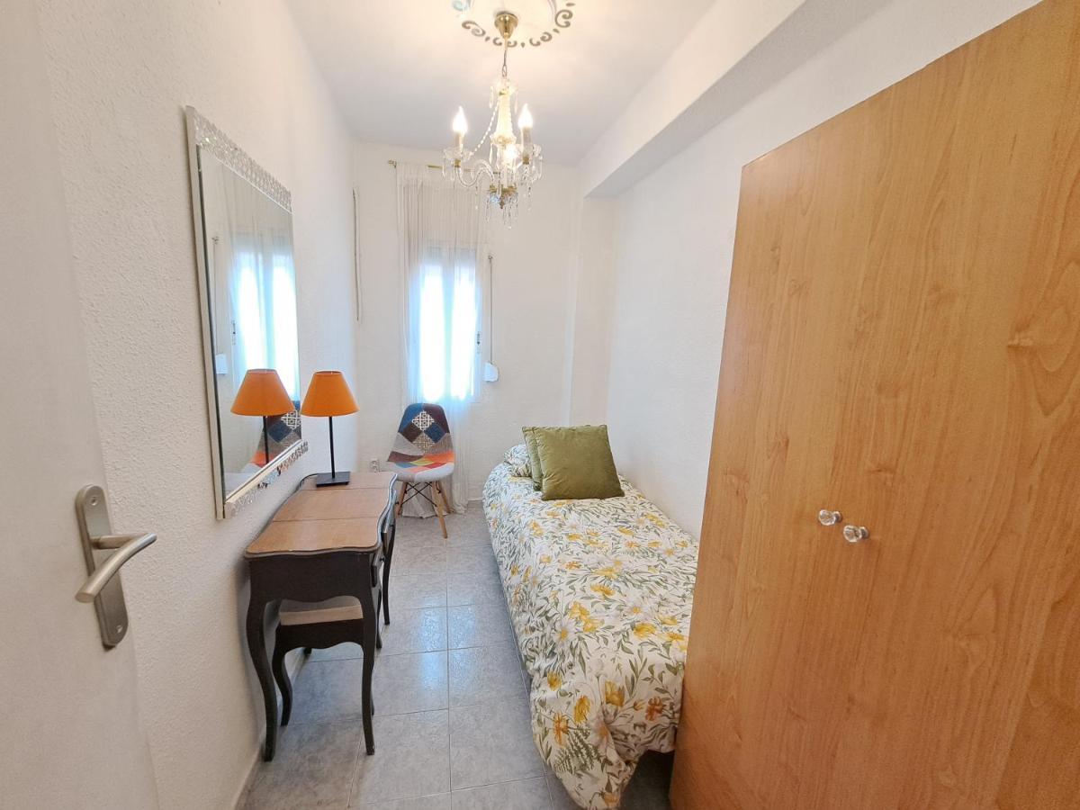 Apartamento Acogedor Con Wifi Валенсія Екстер'єр фото
